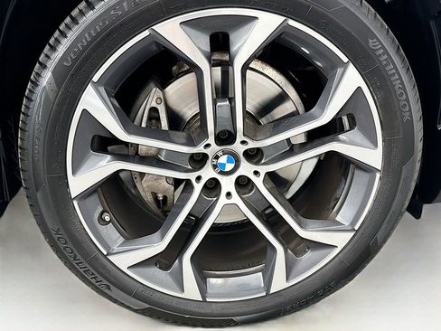 Used 2024 BMW X5 xDrive40i w/ Parking Assistance Package image 31