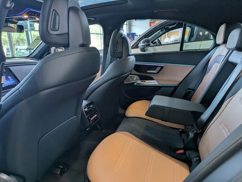 New 2026 Mercedes-Benz E 53 AMG e 4MATIC Sedan image 16