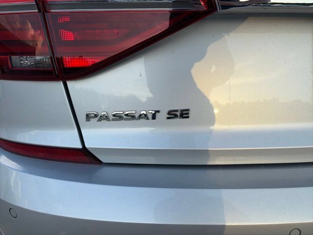 Used 2017 Volkswagen Passat 1.8T SE FWD image 4