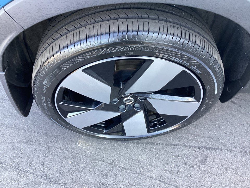 Certified 2023 Volvo C40 P8 Recharge Ultimate AWD/4WD image 27