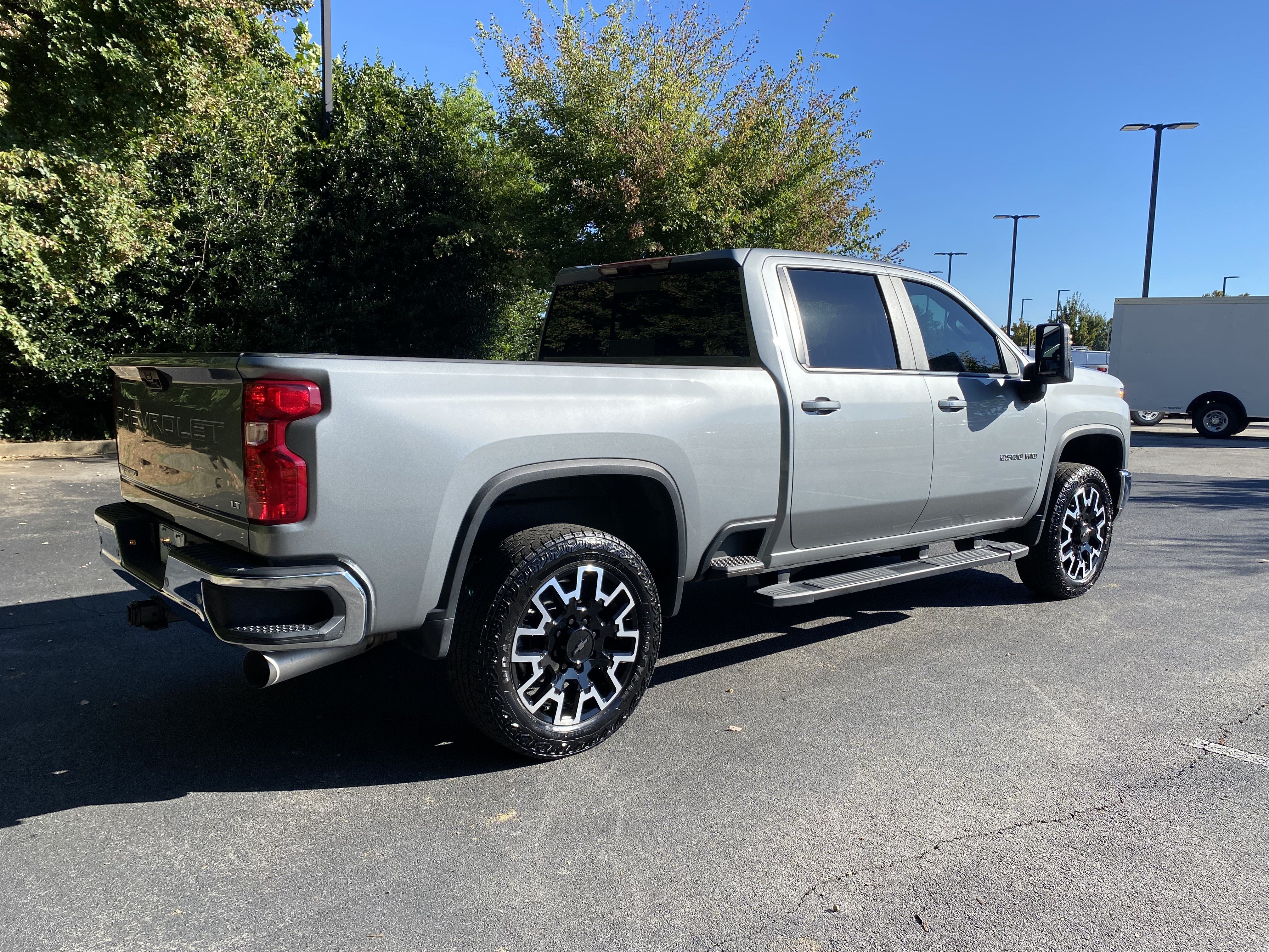 Used 2025 Chevrolet Silverado 2500 LT w/ Safety Package AWD/4WD image 9