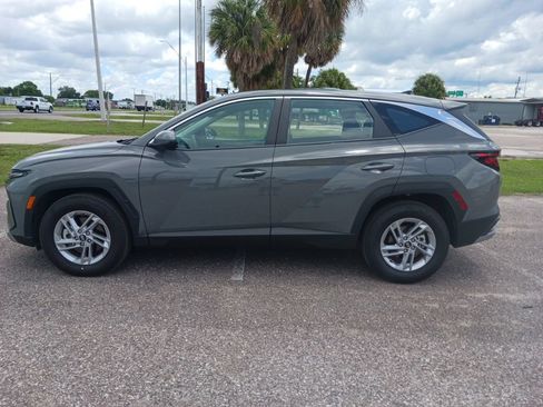 Used 2025 Hyundai Tucson SE FWD image 6