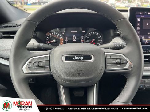 Used 2024 Jeep Compass Latitude AWD/4WD image 17