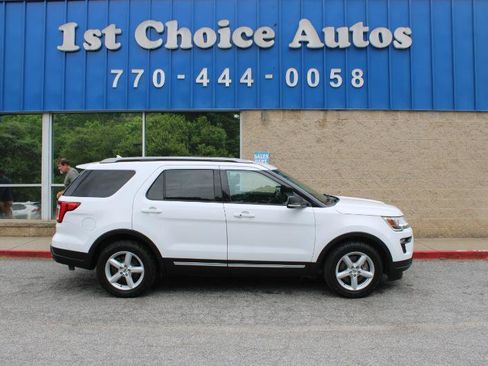 Used 2019 Ford Explorer XLT w/ Equipment Group 201A FWD image 8