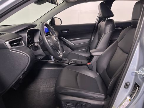 Used 2023 Toyota Corolla Cross XLE w/ Black Badges Package (TMS) AWD/4WD image 12