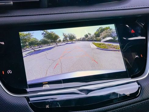 Certified 2025 Cadillac XT6 Luxury FWD image 37