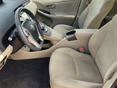 Used 2013 Toyota Prius Two image 11