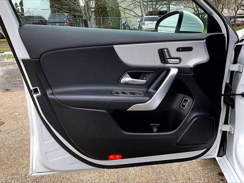 Used 2019 Mercedes-Benz A 220 4MATIC image 23