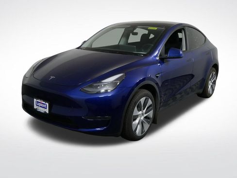 Used 2024 Tesla Model Y Long Range AWD/4WD image 8