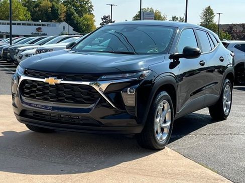 Used 2024 Chevrolet Trax LS w/ LS Convenience Package image 35