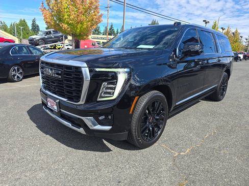 Used 2026 GMC Yukon XL Denali w/ Denali Reserve Package AWD/4WD image 3