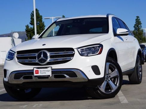 Used 2022 Mercedes-Benz GLC 300 4MATIC w/ Premium Package Lite image 3