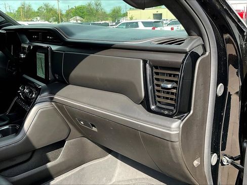 Used 2025 GMC Sierra 2500 AT4X AWD/4WD image 19
