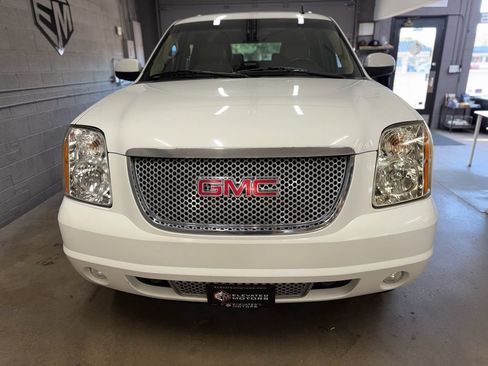 Used 2012 GMC Yukon Denali AWD/4WD image 3