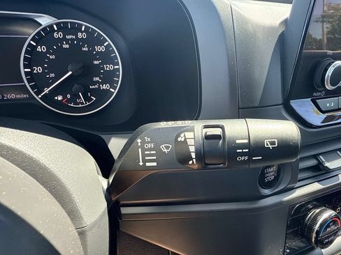 Used 2025 Nissan Pathfinder S AWD/4WD image 29
