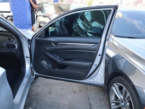 Used 2021 Honda Accord Sport image 9