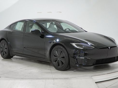 Used 2023 Tesla Model S Plaid image 16