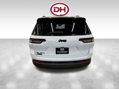 Used 2022 Jeep Grand Cherokee L Laredo AWD/4WD image 11