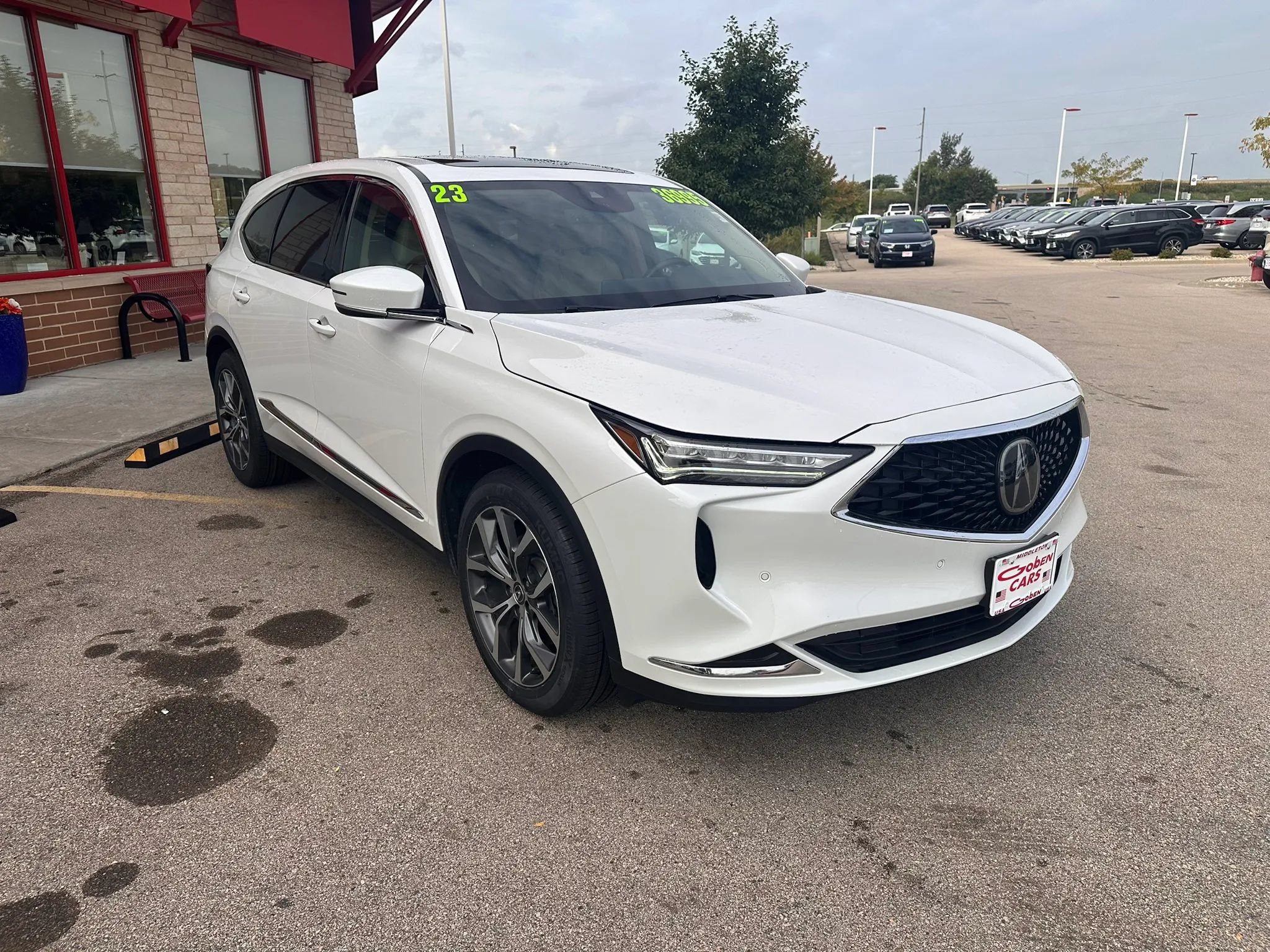 Used 2023 Acura MDX w/ Technology Package AWD/4WD image 3