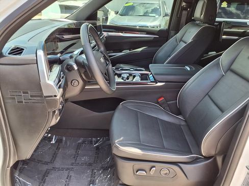 Used 2025 Cadillac Escalade ESV Sport w/ LPO, ONYX Package RWD image 22