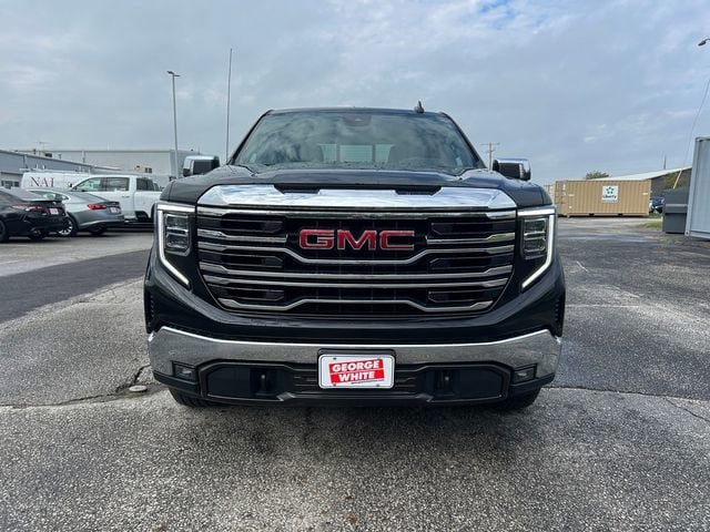 Used 2022 GMC Sierra 1500 SLT w/ SLT Convenience Package AWD/4WD image 9