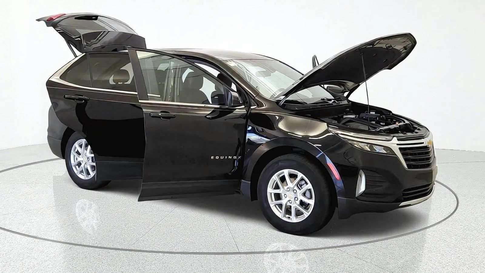 Used 2024 Chevrolet Equinox LT w/ LPO, Floor Liner Package FWD image 11