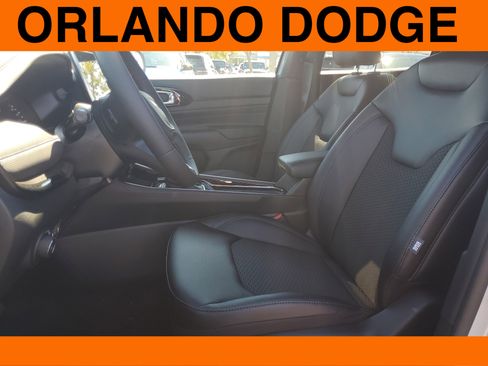 New 2026 Jeep Compass Latitude image 9