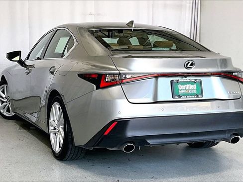 Used 2023 Lexus IS 300 w/ Comfort Package RWD image 10