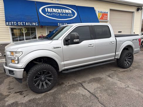 Used 2017 Ford F150 XLT w/ Equipment Group 302A Luxury AWD/4WD image 4