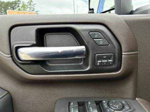Used 2020 GMC Sierra 2500 Denali w/ Denali Ultimate Package AWD/4WD image 9