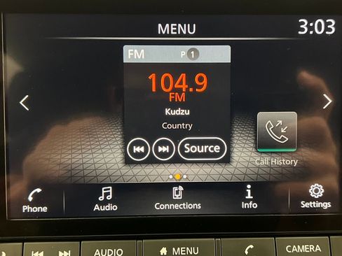 Used 2025 Nissan Rogue SV image 47