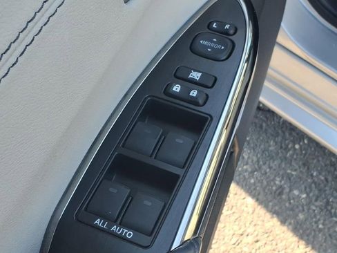 Used 2013 Toyota Avalon Limited image 12