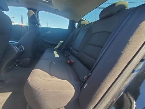 Used 2018 Chevrolet Malibu LT image 11