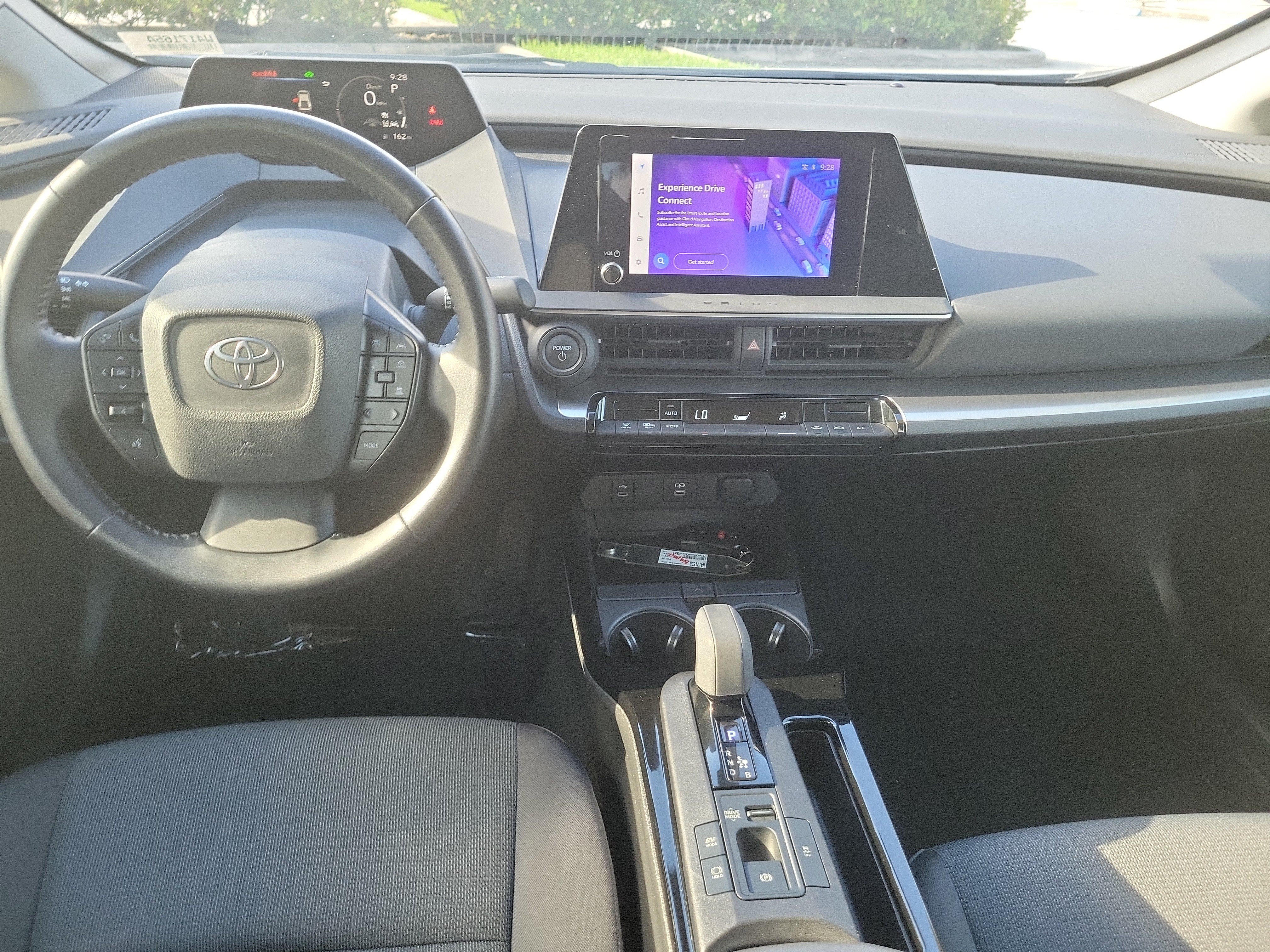 Used 2024 Toyota Prius LE FWD image 14