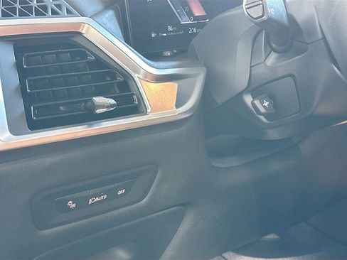 Certified 2025 BMW X5 sDrive40i w/ Premium Package image 10