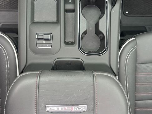 Used 2025 GMC Sierra 2500 AT4X image 35