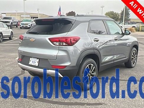 Used 2025 Chevrolet TrailBlazer LT image 3