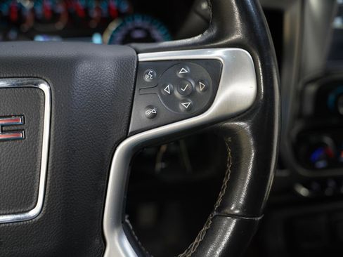 Used 2018 GMC Sierra 1500 SLT image 16