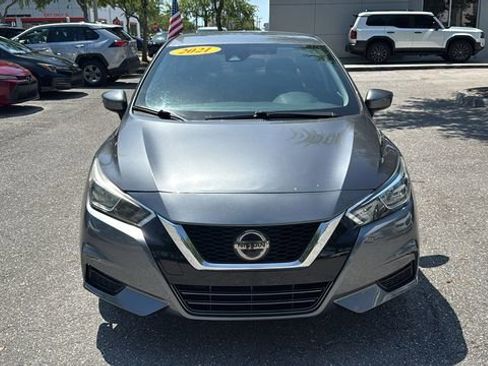 Used 2021 Nissan Versa SV FWD image 2