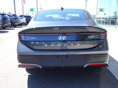 New 2026 Hyundai Sonata SE FWD image 4