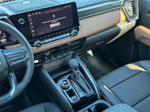 Used 2024 GMC Canyon AT4 w/ AT4 Premium Package image 26