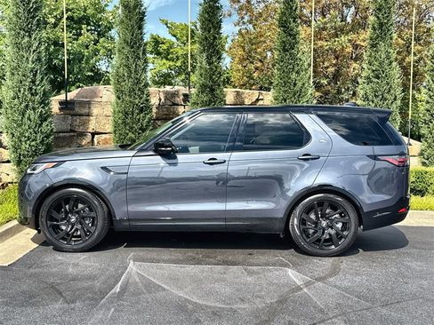 Certified 2025 Land Rover Discovery Dynamic SE image 2