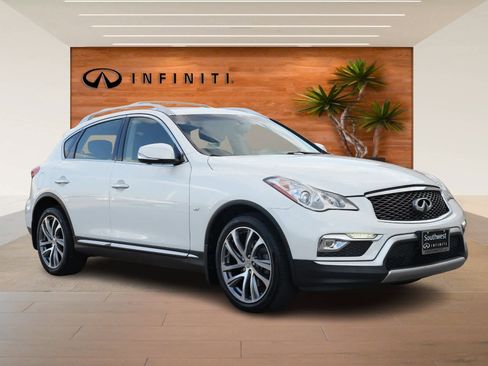 Used 2017 INFINITI QX50 2WD w/ Deluxe Touring Package image 3
