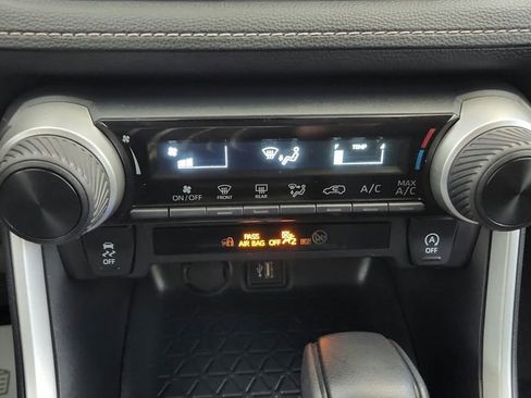 Used 2024 Toyota RAV4 LE AWD/4WD image 17