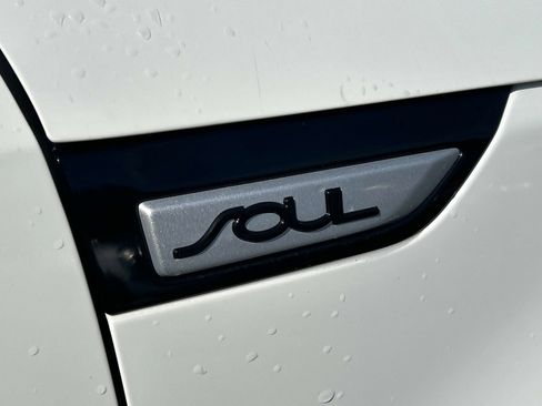Used 2016 Kia Soul w/ Convenience Package FWD image 16