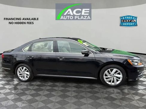Used 2018 Volkswagen Passat 2.0T SE FWD image 4