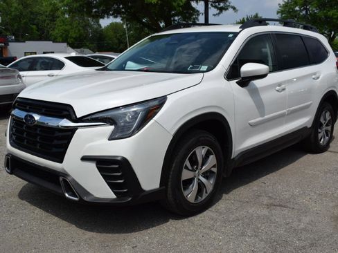 Used 2024 Subaru Ascent Premium w/ Convenience Package AWD/4WD image 2