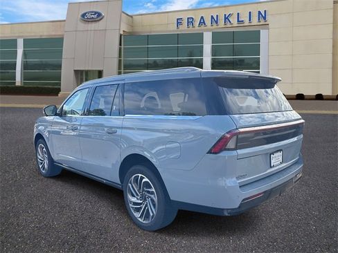 New 2025 Lincoln Navigator L Reserve image 5