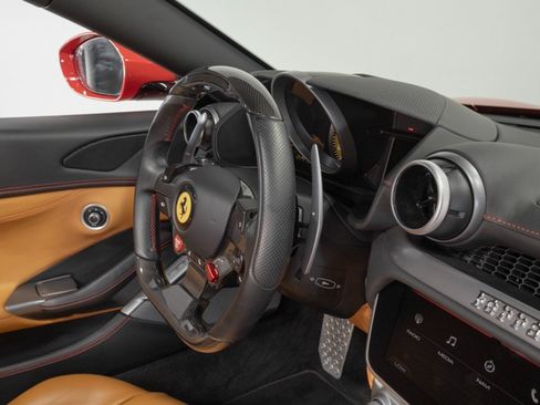 Used 2019 Ferrari Portofino RWD image 52