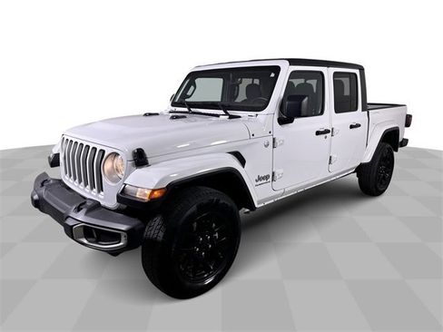 Used 2023 Jeep Gladiator Overland image 4